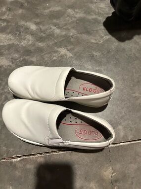 Klogs medical shoe size 7.5
